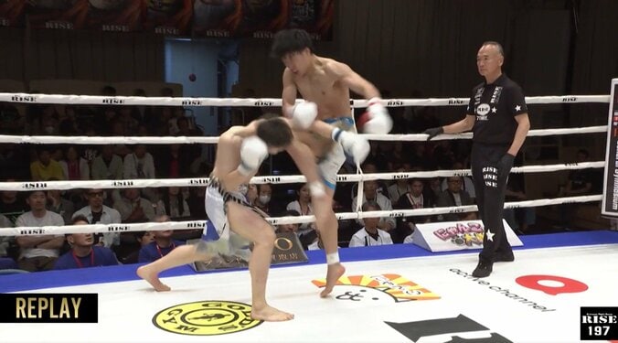 「映像でお見せできない」「眉毛が縦に割れた」ドクターも思わず顔をしかめた衝撃光景に実況アナと現王者も絶句 4枚目