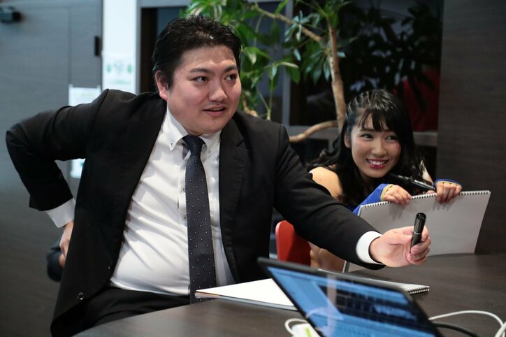「れいたんとやりたい!」“筋肉アイドル”才木玲佳、路上プロレス参戦で社内セクハラ状態の大ピンチ