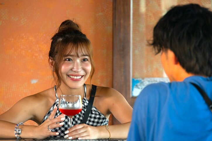 わがままボディなお姉さんのイメージを膨らませて…年下男子、自作カクテルで必死のアタック『シャッフルアイランド Season3』#6