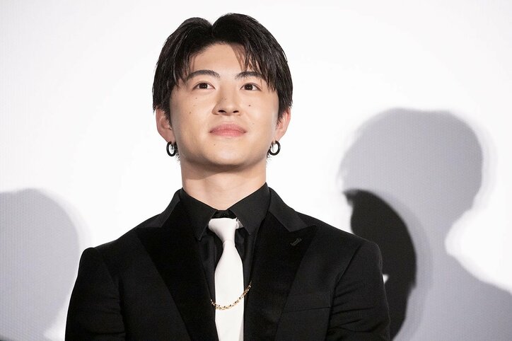 片寄涼太、鈴木伸之、町田啓太、佐野玲於ら“王子たち”が白石聖の似顔絵で対決!『PRINCE OF LEGEND』初日舞台挨拶