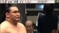 豊昇龍が25秒間の睨み合い…直後アクシデントに襲われる 元若乃花「無理だ…歩かない方が良い」横綱の“異変”に場内は騒然
