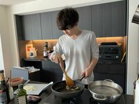 桃『リビングにて家族全員で過ごす昼下がり』