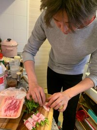 金子恵美『晩御飯の仕込み』