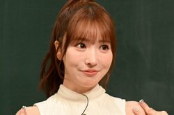 「軽はずみなキスではなかった」三上悠亜、アイドル時代の熱烈キス写真流出について当時を振り返る「ハメられた」