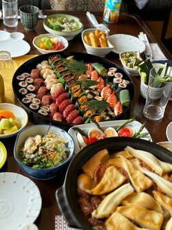 だいたひかるの夫、義実家で食べた豪勢な料理を公開「祝賀会みたい」 