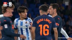 「削りすぎだろ！」久保建英が怒りのフェイスオフ！執拗マークからの悪質ファウルしてきた相手を突き飛ばしてメンチ切り！「怒っていい」「ファウル以外で止められない」