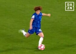 「美しすぎるアシスト」なでしこ20歳FWの“芸術的ロブパス”を海外ファン絶賛「素晴らしい創造性」「完璧だ」ＰＫ献上ミスを帳消し