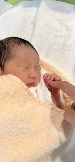 元『Popteen』モデル、知らないまま出産した“第3子の性別”明かす「信じられなくてもう涙が止まらず」 