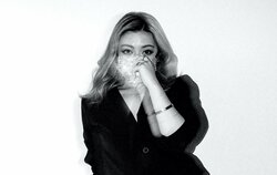 A.Y.A、最新アルバム『Uncured』よりビジュアライザー２作品を公開!