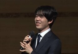 藤井聡太六冠はギャグも名人？「私は大体17分の方しか…」“タイムマネジメントジョーク”にファン爆笑「名人うまいやん」「すべらない話」