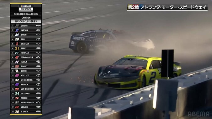 【写真・画像】「バンパーを押す！」全米ナンバーワン人気レース中に見られる“バンパー・トゥ・バンパー”の決定的瞬間　1枚目