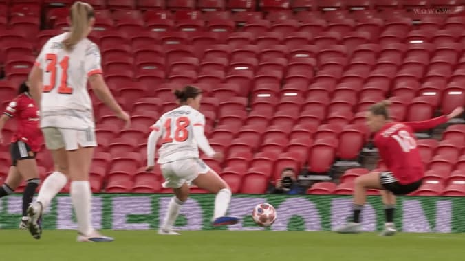 「何もかも上手すぎる」なでしこ谷川萌々子、“アートのような”決勝点！圧巻トラップ→極上コントロール弾「日本の宝」「ルイ・コスタかよ」【女子CL】 3枚目