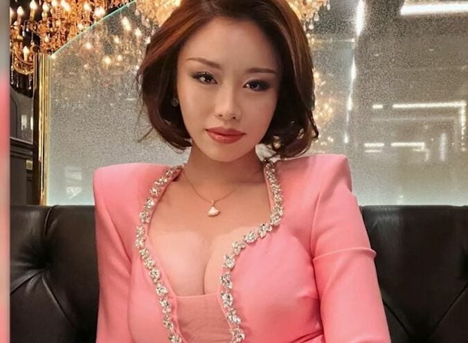 【写真・画像】わずか22歳で銀座の最年少ママに！貫禄と完璧ボディにベッキー衝撃「何だこの人は」客はハリウッドスターや世界の富裕層も　1枚目