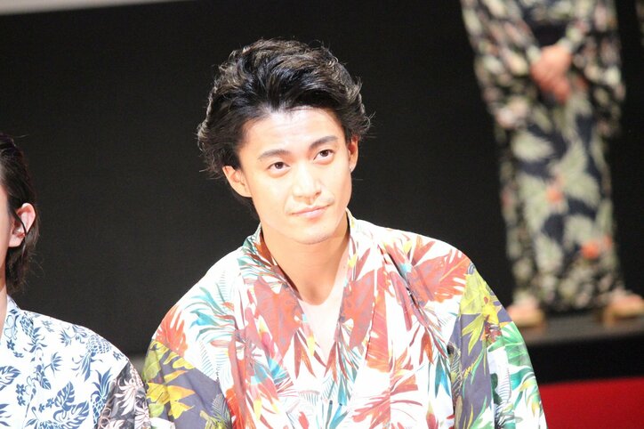 菅田将暉、橋本環奈の演技を絶賛「鼻をほじったり、ゲロを吐いたり」