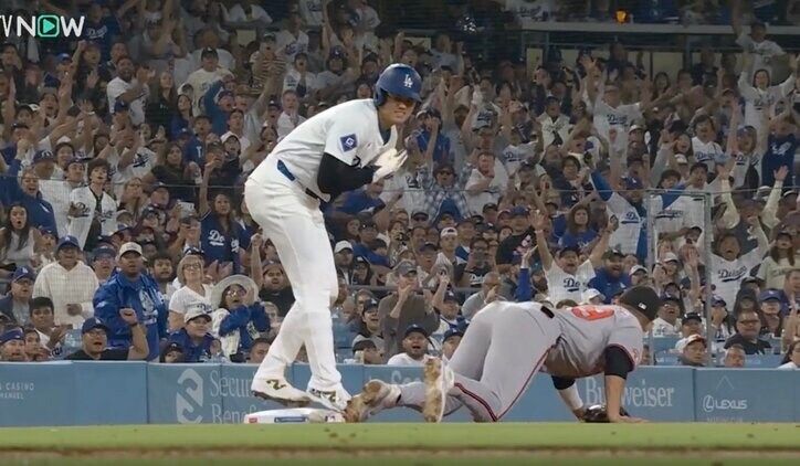 【写真・画像】痛恨のミス！ 大谷翔平が「やりすぎ」 相手バッテリーが大混乱…  あっさり二盗→三塁到達で「酷すぎる」　1枚目