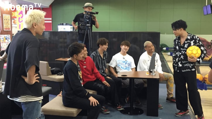 GENERATIONS、7人全員で初の『ボーリング大会』その腕前は!?(AbemaTV)