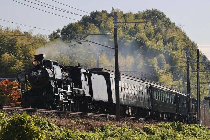 特別仕様「SL鬼滅の刃」残す運行あと2回! 劇中の世界観をリアルに再現