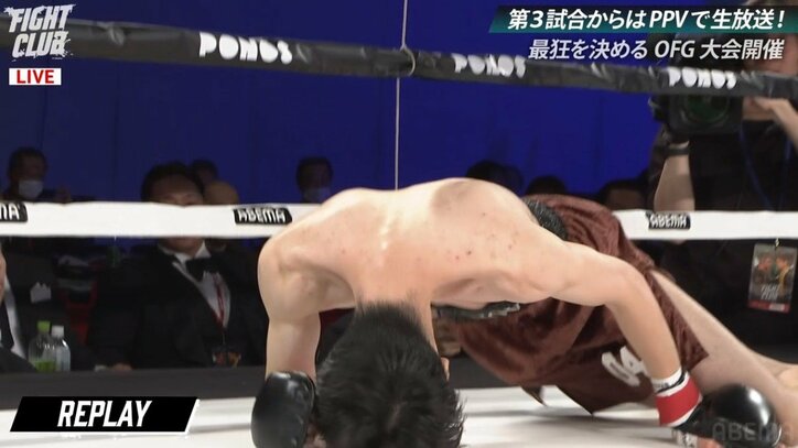 【画像】「折れたっぽい」鬼カーフで担架投入の衝撃KOの瞬間