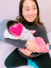 キンタロー 赤ちゃんを抱っこさせてもらい感動 ママの顔 待ち遠しいですね の声 話題 Abema Times