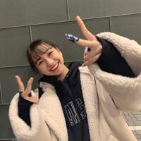 杉本愛里、“チェケラッチョ”したキュートな姿に反響続々「ナイス笑顔！」「モコモコ可愛い！」