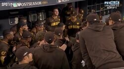 死球で一触即発、迷惑客の暴挙… “大荒れ試合”で何が起きた？ 悪童・マチャドの“円陣”が「怖すぎる」「殴り込みかな」