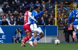 「イエローじゃないだろ！」南野拓実、今季初の警告は誤審だった？ 痛恨トラップミスから後方ホールド→相手FWのダイブにも見えた疑惑のシーン…頭を抱えて抗議