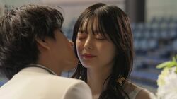 瀬戸利樹、妻・紺野彩夏に誓いのキス！ロマンチックな瞬間に川島海荷も「こんな豪華なキスある？」『私たち結婚しました4』第1話