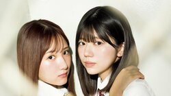 HKT48・石井彩音＆福井可憐、同年齢デュオが同時グラビアデビュー＆初水着披露 『ヤンマガ』巻末登場
