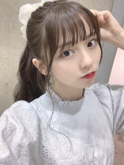 ラスアイ篠原望、“ポニーテールとシュシュ”ショットにファン歓喜「最強！」「まじでタイプ」