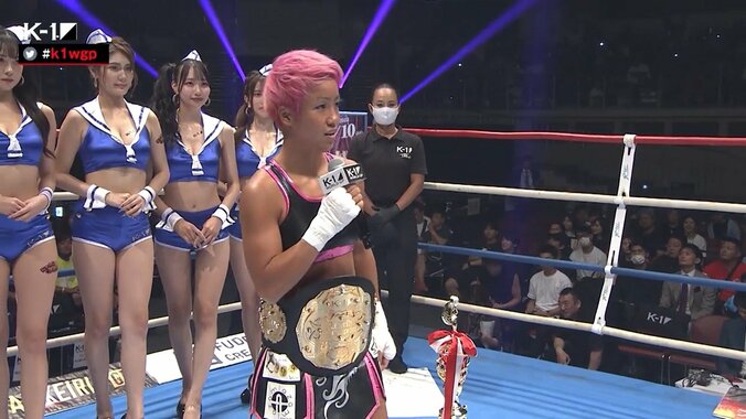 女子キック、衝撃KO直後に「泣いてますよ…」魔裟斗も驚きのワンシーン 女王が圧巻の秒殺＆4連続KOでV3防衛 2枚目