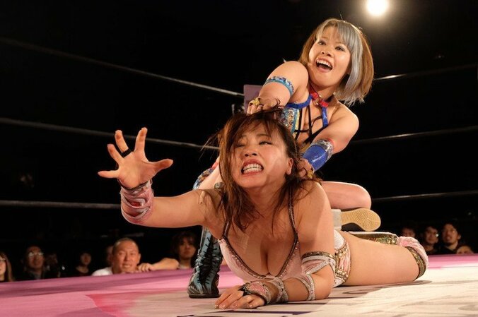 グラドルレスラー白川未奈、「体で教えてもらった」2019年はプロレス大賞新人賞を狙う！ 1枚目