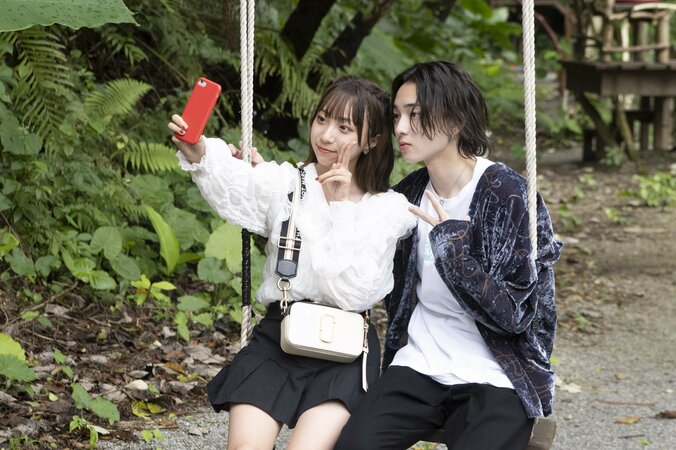 年下女子からの大胆スキンシップに「あかーん！」モテ男も陥落！防御力ゼロに『恋ステ 2022秋 ～Honey Soda Story～』#7 2枚目