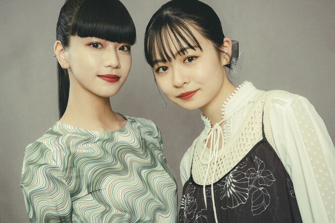 莉子×Hina、映画『牛首村』で初タッグ！『月オオカミ』から2年、違うフィールドで活躍してきた2人の現在地 1枚目
