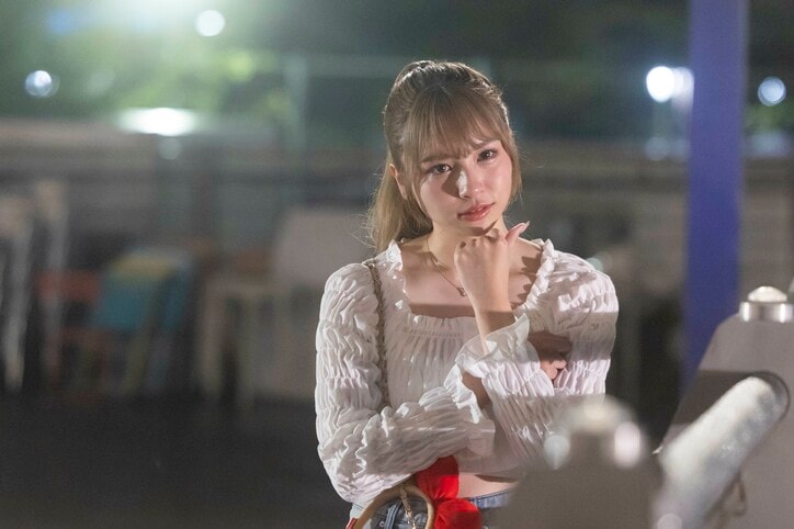 スタイル抜群のPopteen専属モデルの高1女子、イケメン男子にゾッコンも気持ち届かず涙