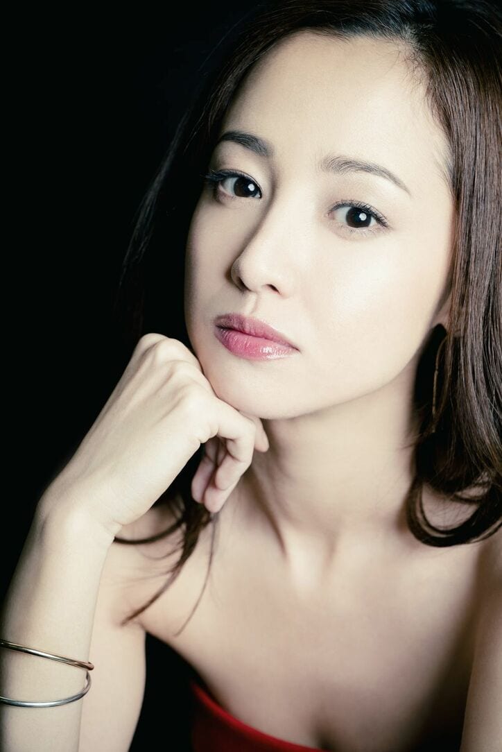 沢尻エリカ、『白い巨塔』で岡田准一の愛人を熱演　初のホステス役で体験した意外な苦労