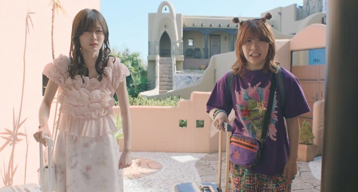 【写真・画像】「イケメンすぎる！」 女子3人が大歓喜も…タロット占いで不穏な運命が？！ 『バカンスの法則』第2話あらすじ　2枚目