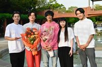 『あのキス』松坂桃李＆井浦新＆麻生久美子、仲睦まじい“クランクアップショット”を公開