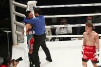 井上尚弥、8回衝撃TKO「下手したら担架。ナイスストップ」レフェリーの判断に称賛の声