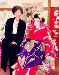 藤原紀香、大黒摩季＆西山茉希が舞台を観劇し西山が号泣「思わずハグハグしました」