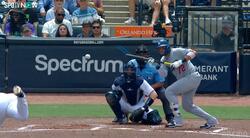 これぞ“奇策” 誰もが意表を突かれた…脅威のセーフティーバントにファン騒然「上手すぎるｗ」「完璧なコース」