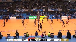 女子バレー、 “変な動き”のサービスエース レシーバーも崩れ落ちた驚きの変化