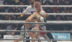 【画像】武尊を沈めた那須川天心の左フック