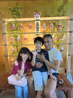  市川團十郎、屋形船で娘・麗禾ちゃんの誕生日パーティーを開催「2人とも私とママによく似てる」 