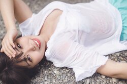 低身長キャラインフルエンサー・たにりか、“恋人との週末キャンプ”で開放感 1stデジタル写真集が5月31日リリース