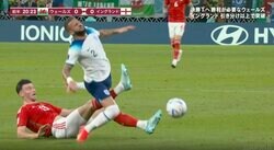 一発退場レベル！因縁の対決で危険なハードタックル 復帰戦のウォーカーを襲った両足スライディング