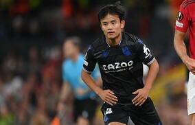 久保建英、痛めた肩の状態は問題なし？ 監督に週末もプレーできると語る