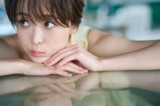 渡邊渚、“ありのままの姿“を収めた1st写真集『水平線』が発売決定 初挑戦カットも 5枚目