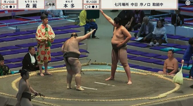 39歳“土俵の妖精”、24歳差190センチの巨漢を“電車道”! 史上ワースト“41場所連続負け越し”記録に「待った」をかける激勝 2枚目