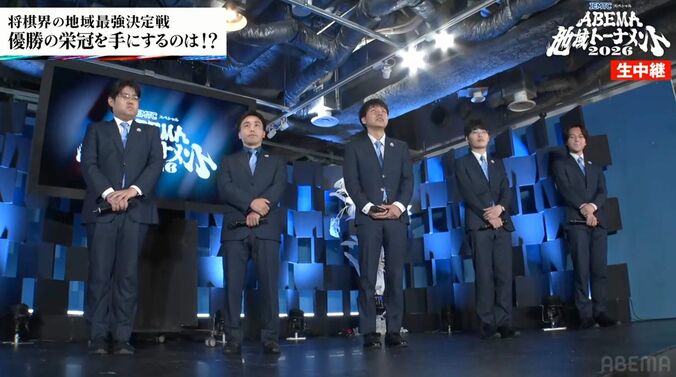 左から中国・四国ナヴィセトスの糸谷九段、菅井八段、増田八段、藤本七段、吉池四段