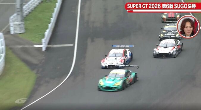 「壁ギリギリすご」驚速スープラ、ホンダぶち抜きの“超接近戦”に衝撃 10位→2位へ浮上「これはアツイ」ファン驚き 4枚目